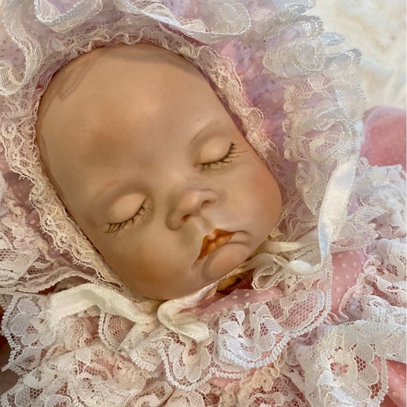 Vintage Sleeping Baby Doll‎ Real Looking Porcelain Doll - Picture 4 of 12